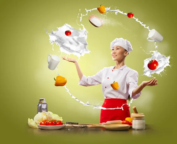 Juggler female cook — Stock Photo, Image