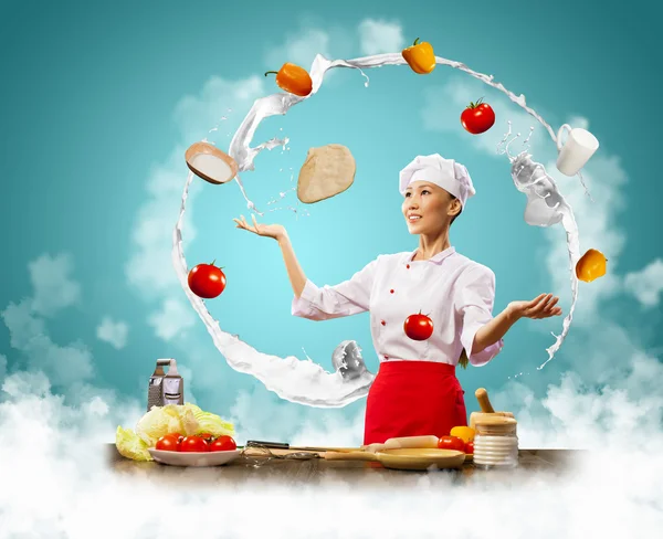 Juggler female cook — Stock Photo, Image