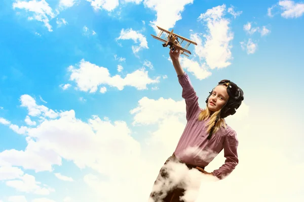 Menina de chapéu de piloto — Fotografia de Stock