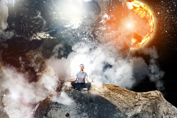 Mujer de negocios meditando — Foto de Stock