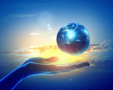 yandan dünya gezegenin görüntüsünü