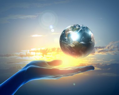 yandan dünya gezegenin görüntüsünü