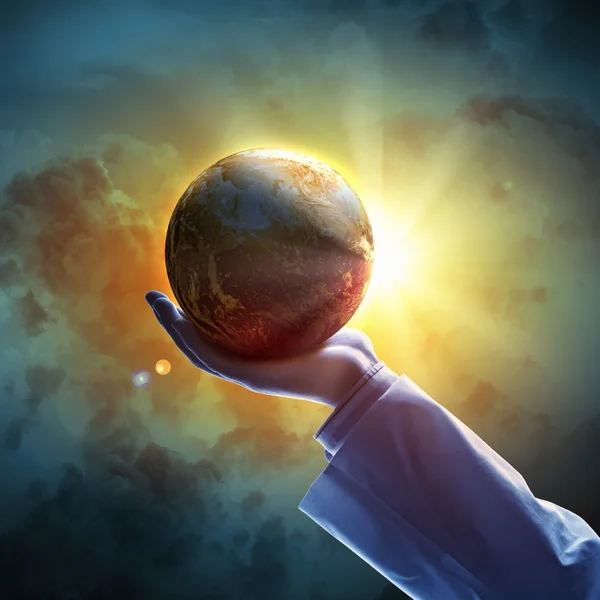 Bild des Planeten Erde zur Hand — Stockfoto