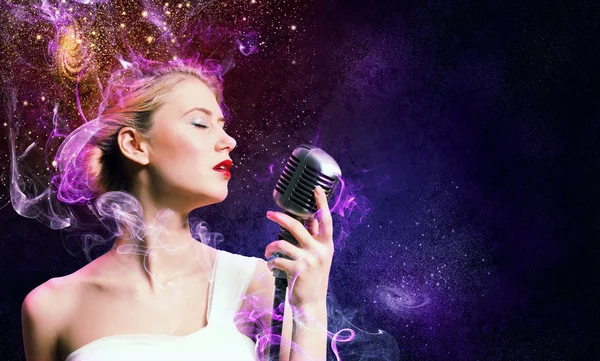 Image of female singer — Stock Photo, Image