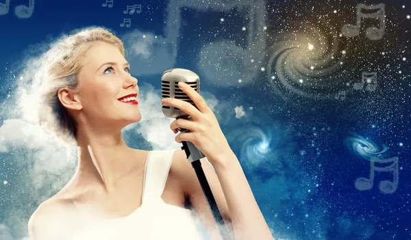 Immagine di cantante femminile — Foto Stock