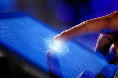 tablet pc ekran dokunaklı parmak portre
