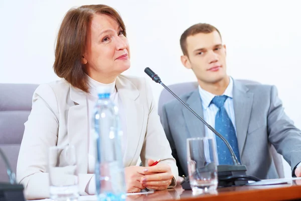 Två företagare vid möte — Stockfoto
