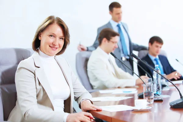 Cuatro empresarios en la reunión —  Fotos de Stock