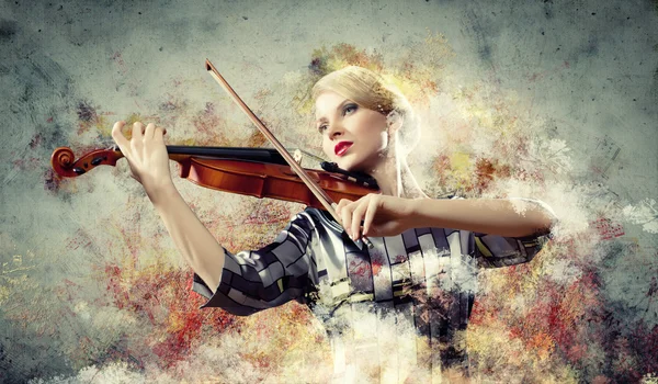 Gorgeous woman playing on violin — Stock Photo, Image