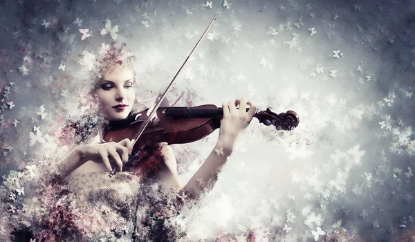 Splendida donna che suona il violino — Foto Stock