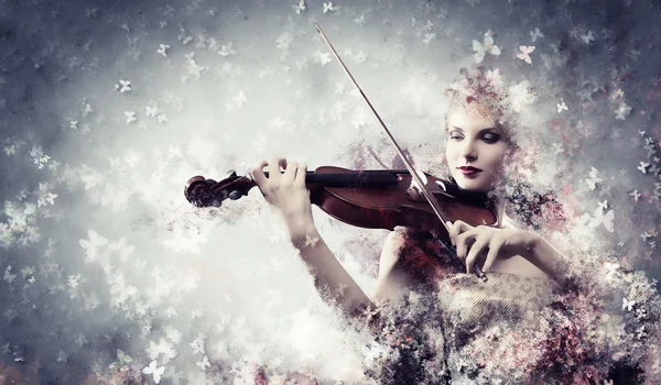 Splendida donna che suona il violino — Foto Stock