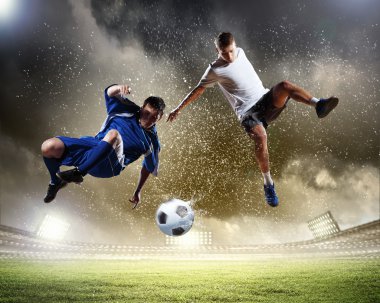 iki futbolcu