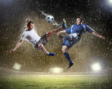 iki futbolcu