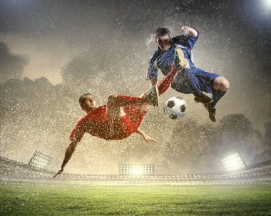 iki futbolcu
