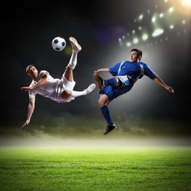 iki futbolcu