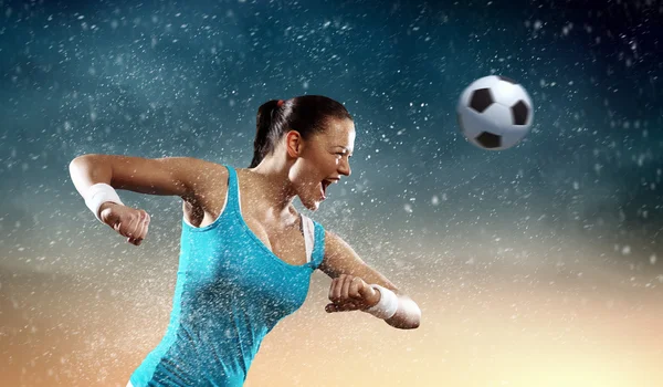 Young woman football player — Stock Photo, Image