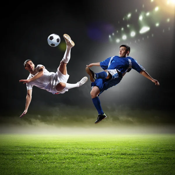 Zwei Fußballspieler — Stockfoto