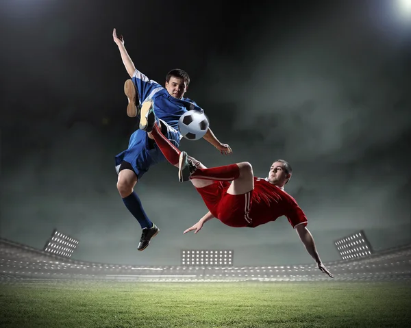 Dois jogadores de futebol — Fotografia de Stock