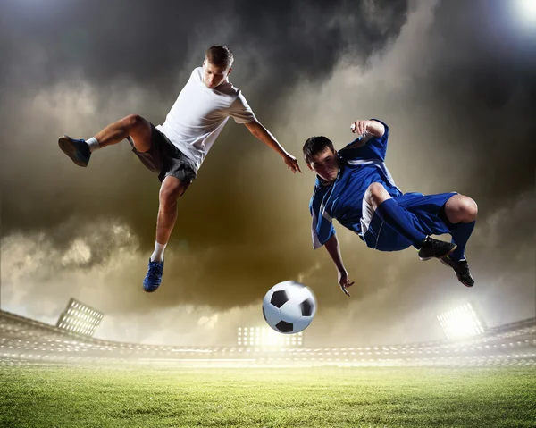 Dois jogadores de futebol — Fotografia de Stock