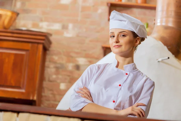 Jonge vrouw cook — Stockfoto