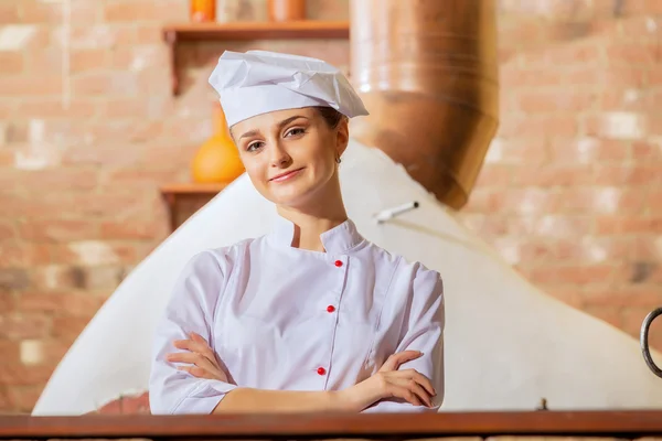 Jonge vrouw cook — Stockfoto