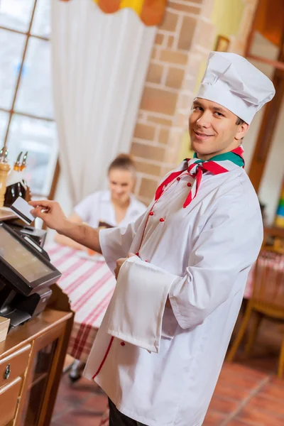 Chef en la cafetería —  Fotos de Stock