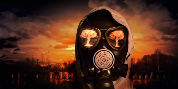 Man in gas mask — Stock Photo, Image