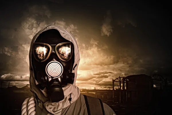 Man in gas mask — Stock Photo, Image