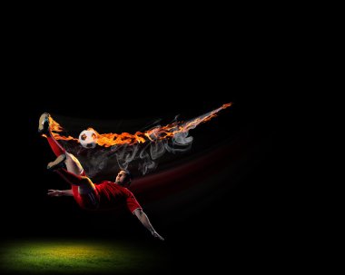 Futbol oyuncu topu ile