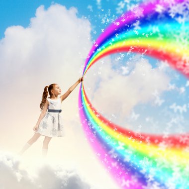 küçük kız çizim gökkuşağı