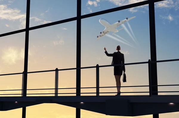 Businesswoman at airport — Stock Photo, Image