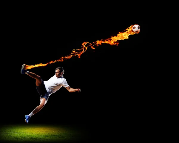 Voetbal-speler met bal — Stockfoto