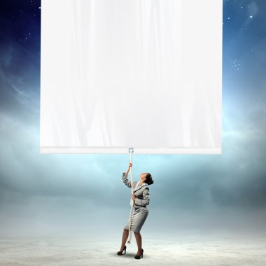 iş kadını çekerek boş başlık sayfası