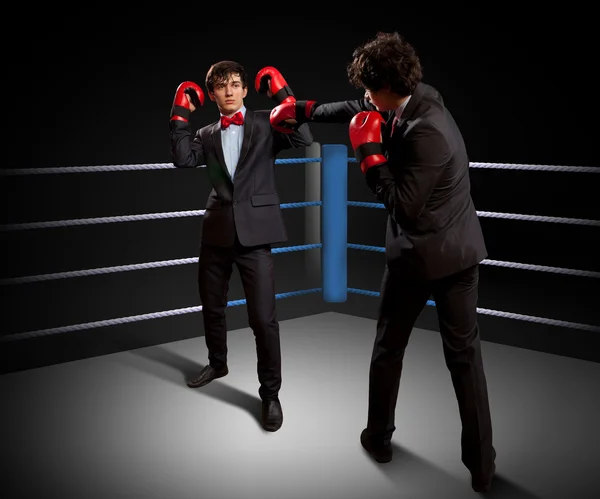 Two young businessman boxing — Stock Photo, Image