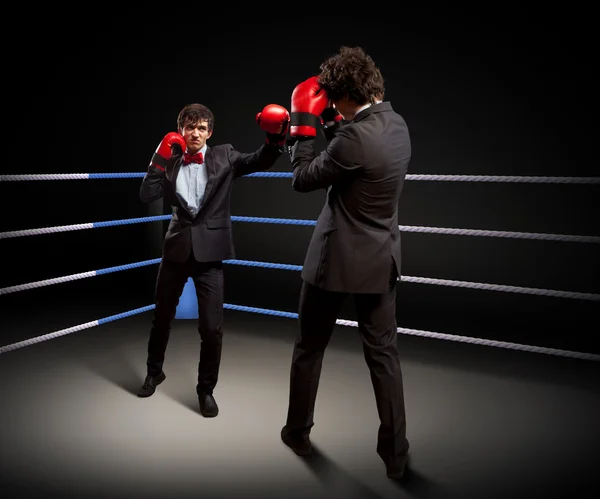 Two young businessman boxing — Stock Photo, Image