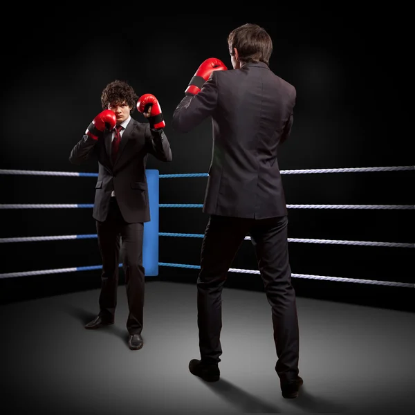 Two young businessman boxing — Stock Photo, Image