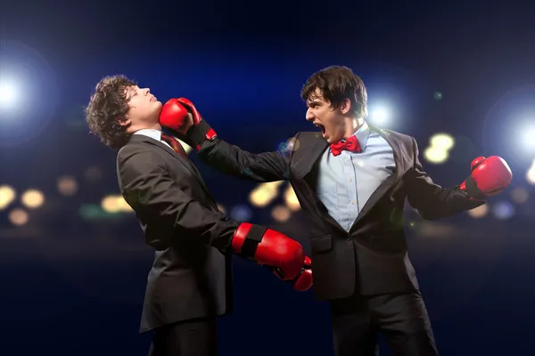 Two young businessman boxing — Stock Photo, Image