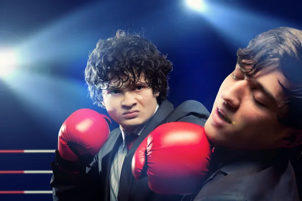 Two young businessman boxing — Stock Photo, Image