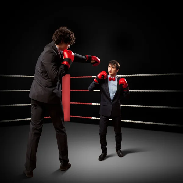 Two young businessman boxing — Stock Photo, Image