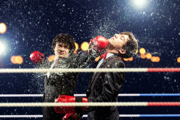 Two young businessman boxing — Stock Photo, Image