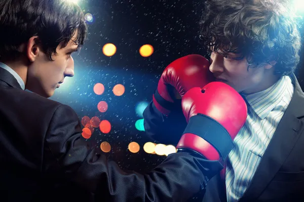 Two young businessman boxing — Stock Photo, Image