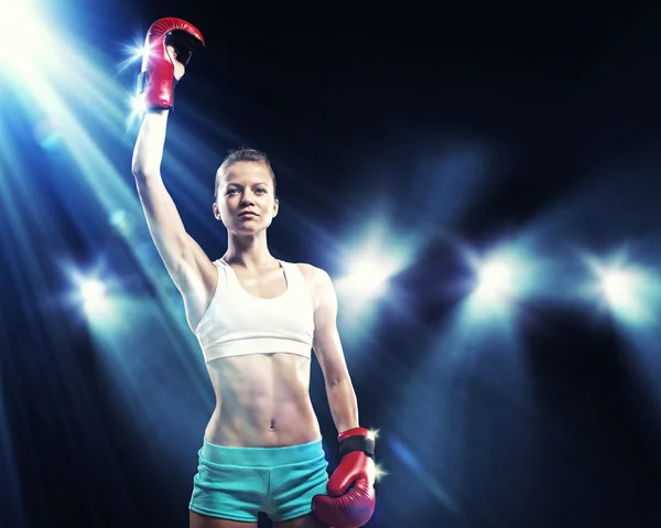 Mulher pugilista jovem — Fotografia de Stock