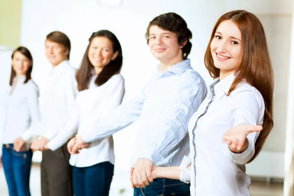 Cinco estudantes sorrindo — Fotografia de Stock