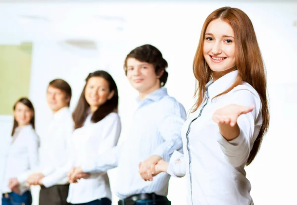 Fünf Studenten lächeln — Stockfoto