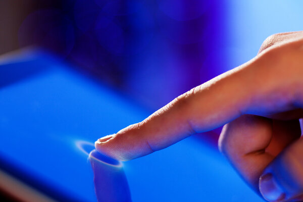 Сенсорный экран
