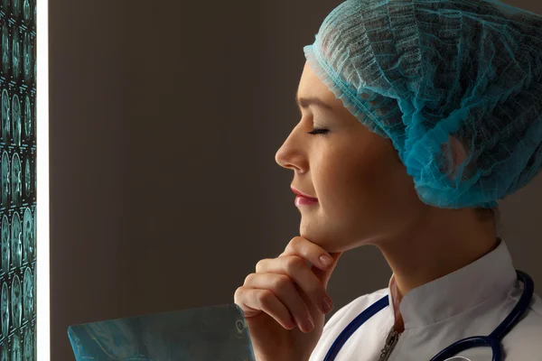 Woman radiologist — Stock Photo, Image