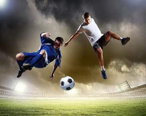 Dois jogadores de futebol — Fotografia de Stock