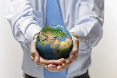 dünya gezegen ellerinde