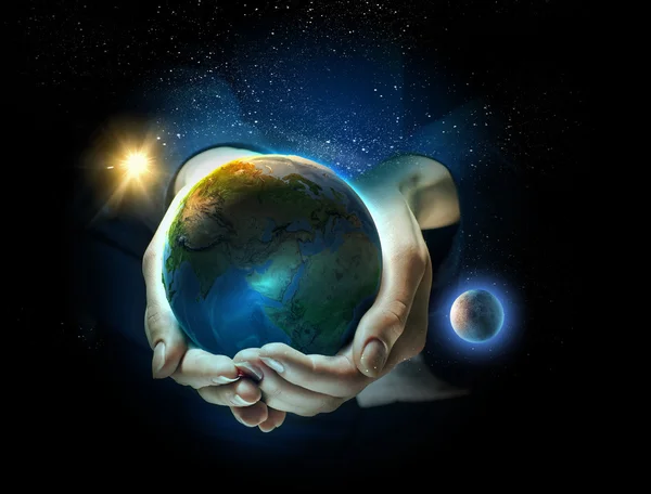 Planet Erde in Händen — Stockfoto