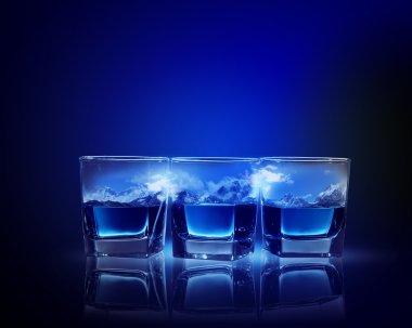 mavi sıvıyı üç bardak
